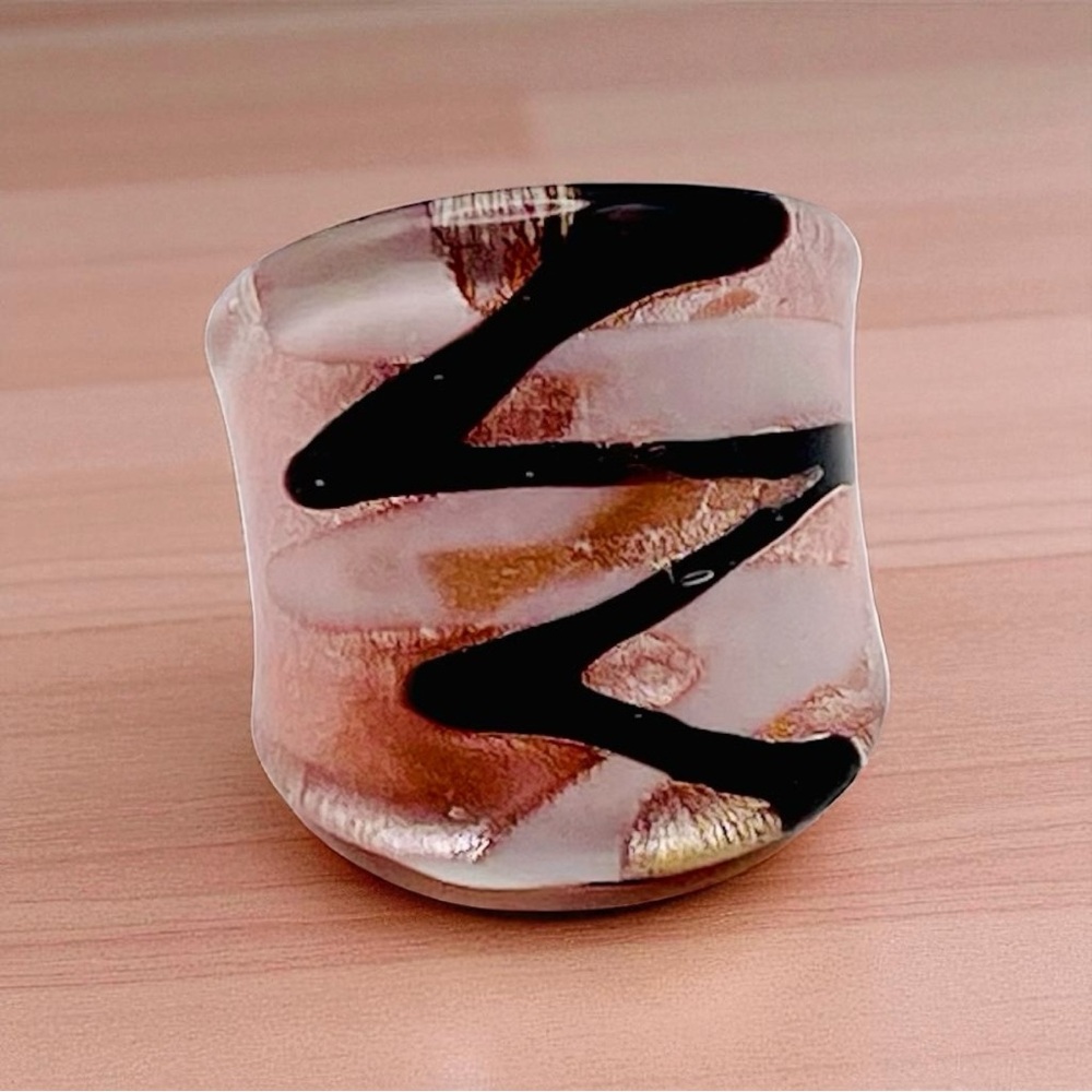 Fab Vintage Murano Italy Art Glass Statement Ring Peach Black White